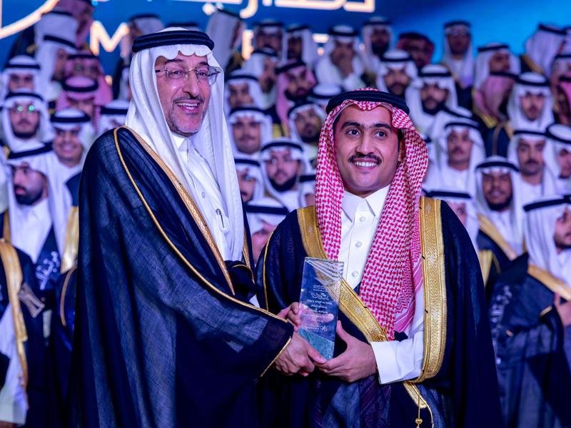 تهنئة قلبية  للأستاذ / أحمد بن حمود الذييب بمناسبة حصوله على درجة الماجستير في إدارة الأعمال